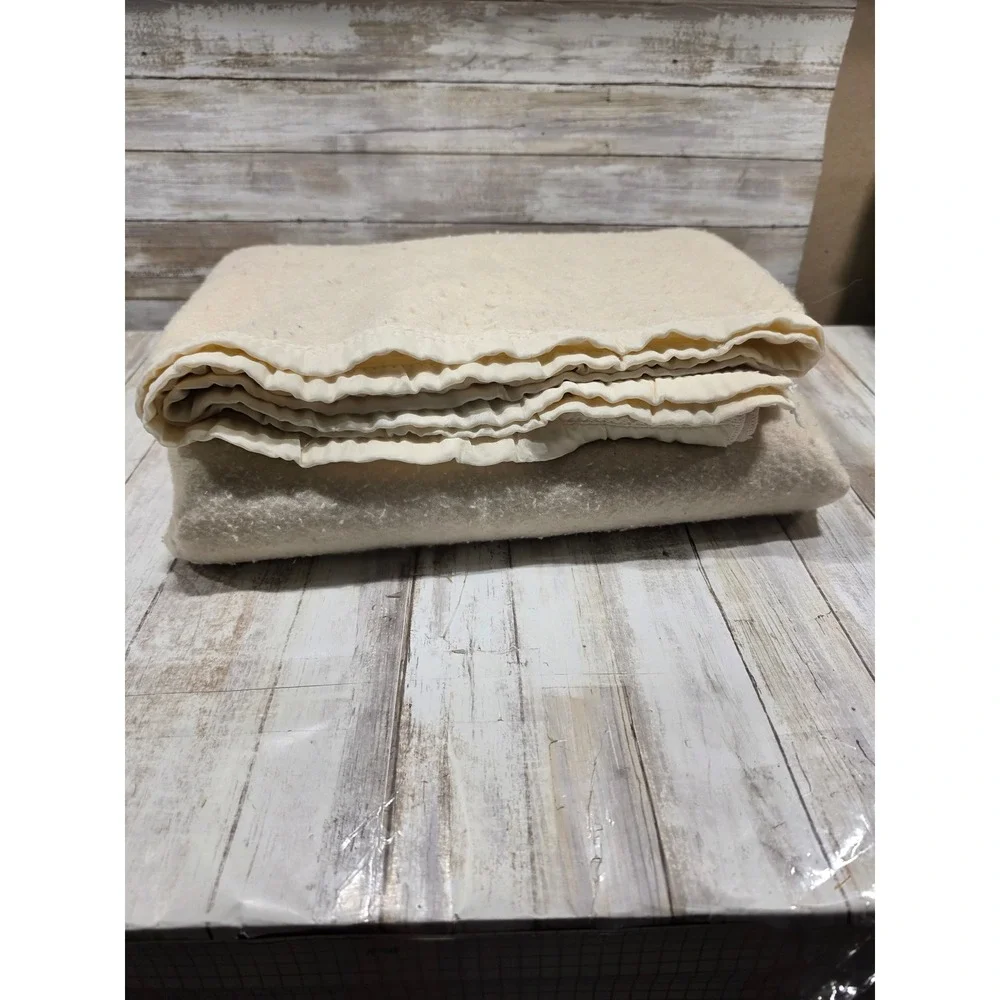 Vintage Cream Blanket Satin Trim Edge Off White 66x93 Heavy Weight Warm